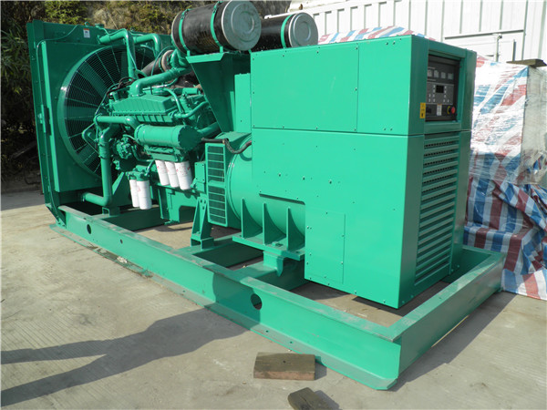 蒙自发电车出租-柴油发电机散热器怎样散热