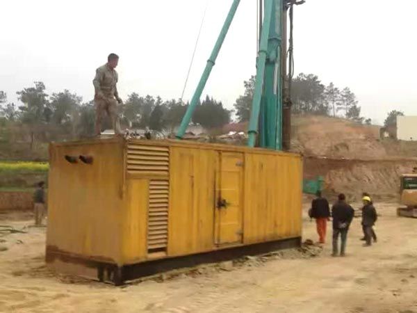 蒙自如何判断水冷式机油散热器密封件是否需要更换？